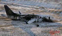 飞机事故视频,飞机事故现场还原，揭秘事故瞬间